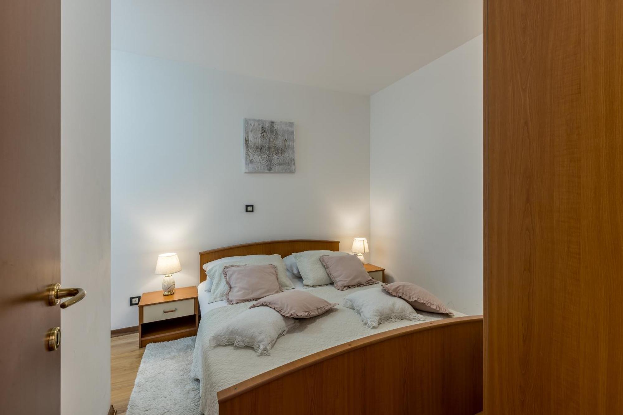 Apartment Split Karoglan Екстериор снимка