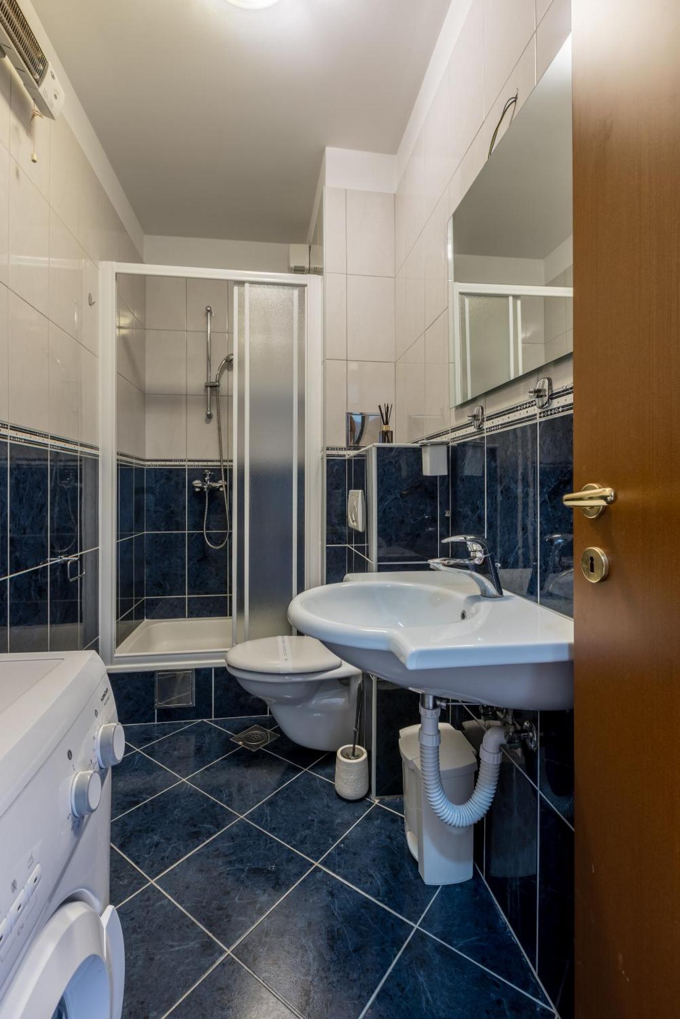 Apartment Split Karoglan Екстериор снимка